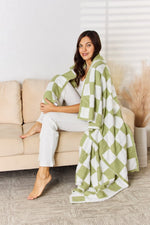 Cuddley Checkered Decorative Throw Blanket - Luxe Shopping