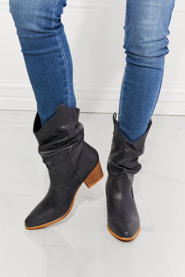 Texas Scrunch Cowboy Boots in Navy - Luxe Shopping